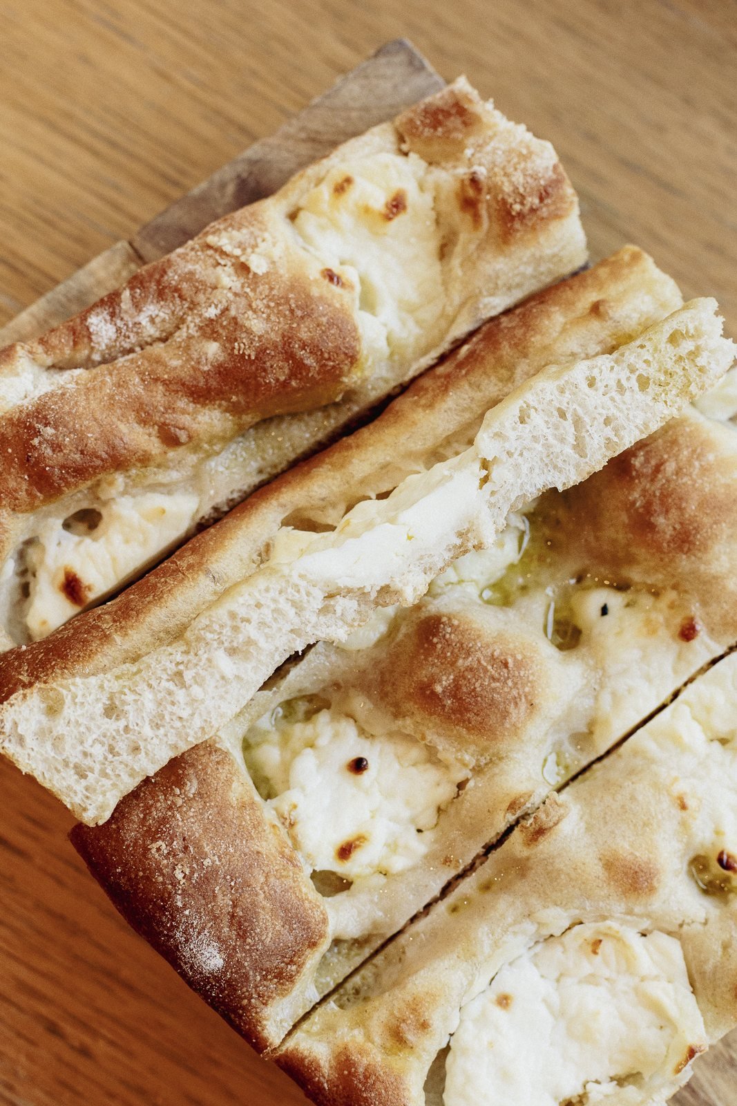 La superficie dorata della focaccia