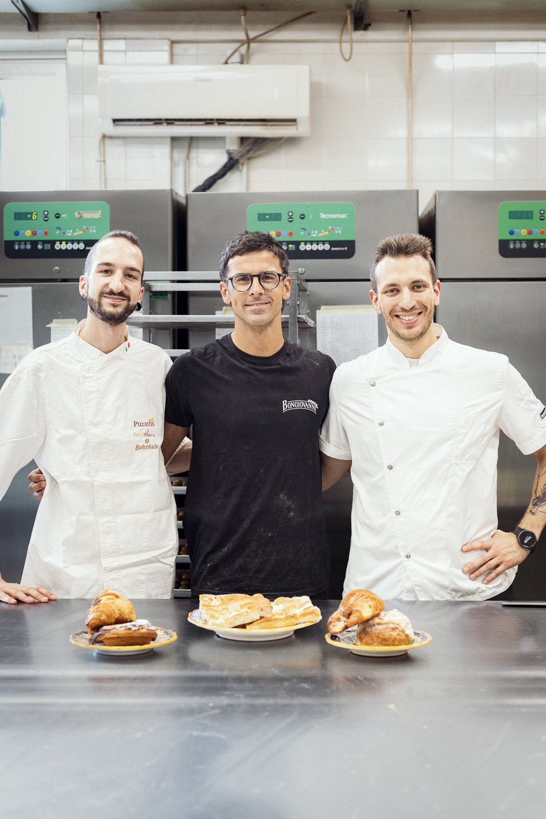 Il gruppo di lavoro nel laboratorio di pasticceria